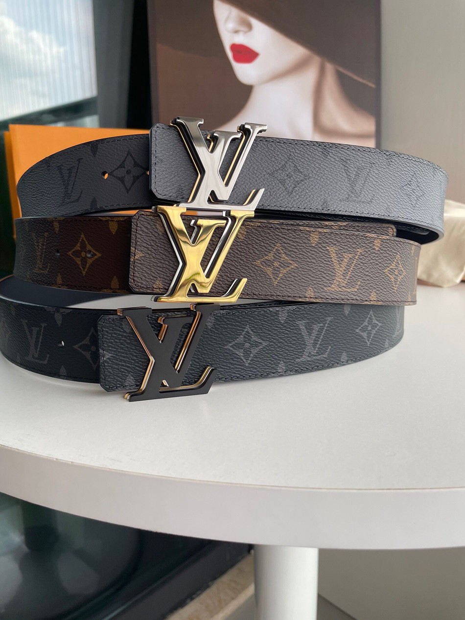 Louis Vuitton Classic LV Initiales Reversible Belt