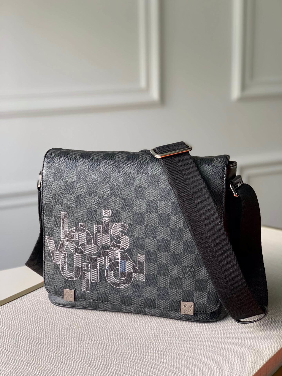 Louis Vuitton N40272 District PM Messenger Bag N40272