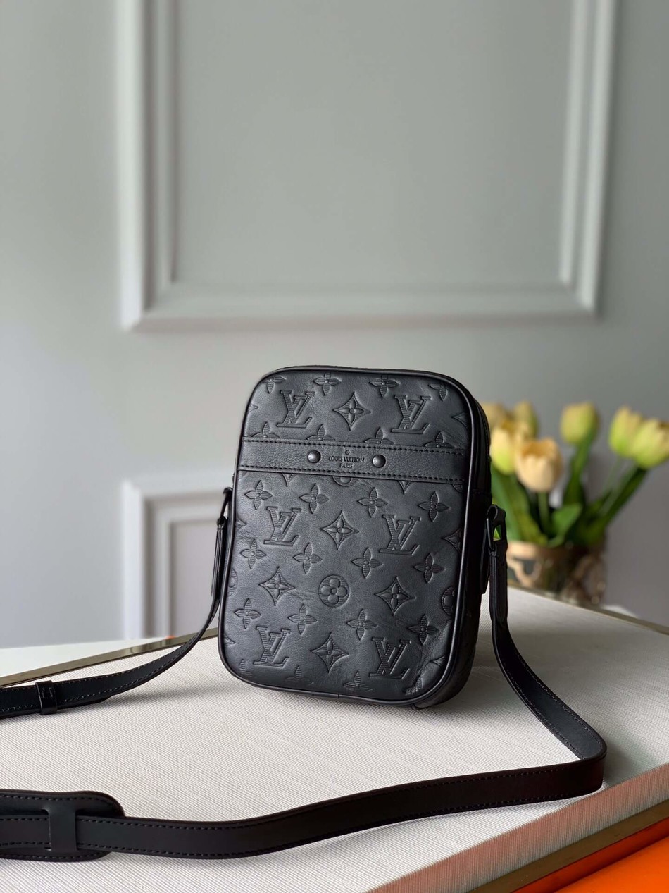 Louis Vuitton Danube Slim Camera Bag M44972