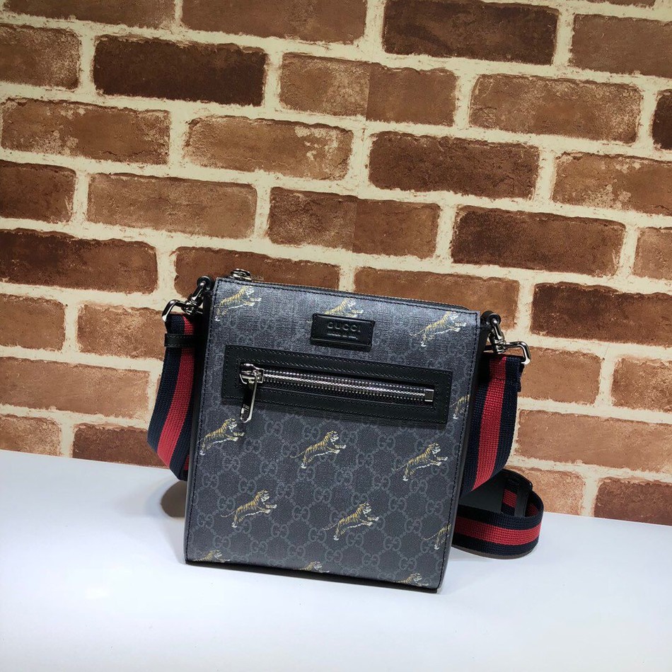 Gucci canvas tiger print small messenger bag