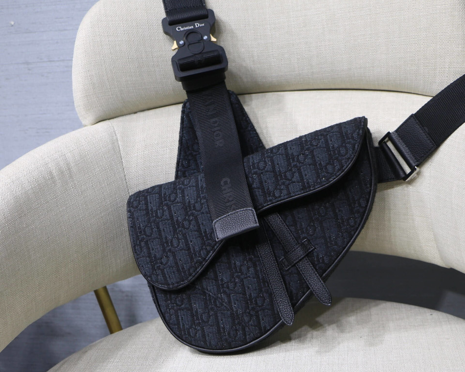 Dior Pre-Fall series saddle Saddle Bag M9019