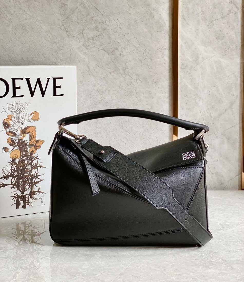 Loewe Puzzle bag medium