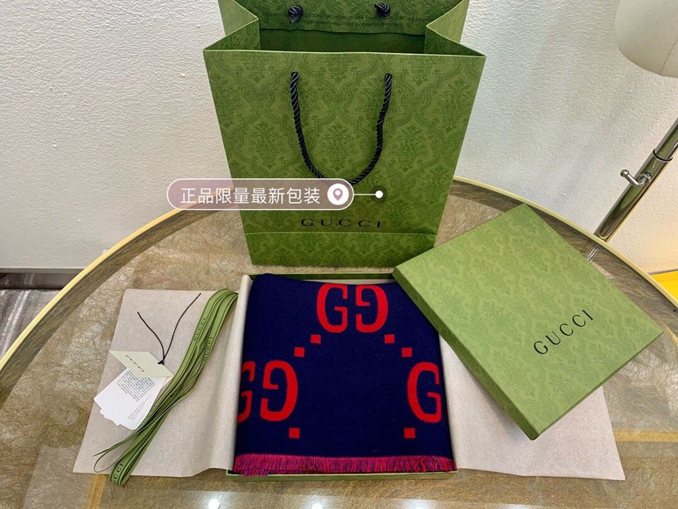 Gucci GG pattern wool scarf