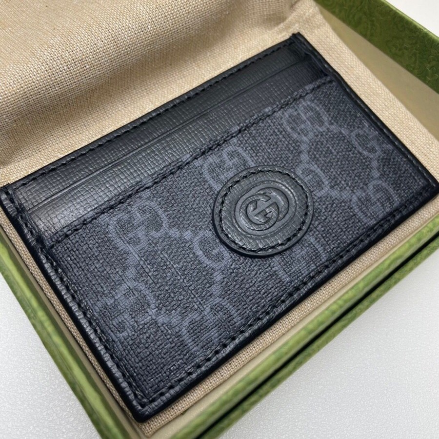 Gucci Interlocking GG card holder 673002