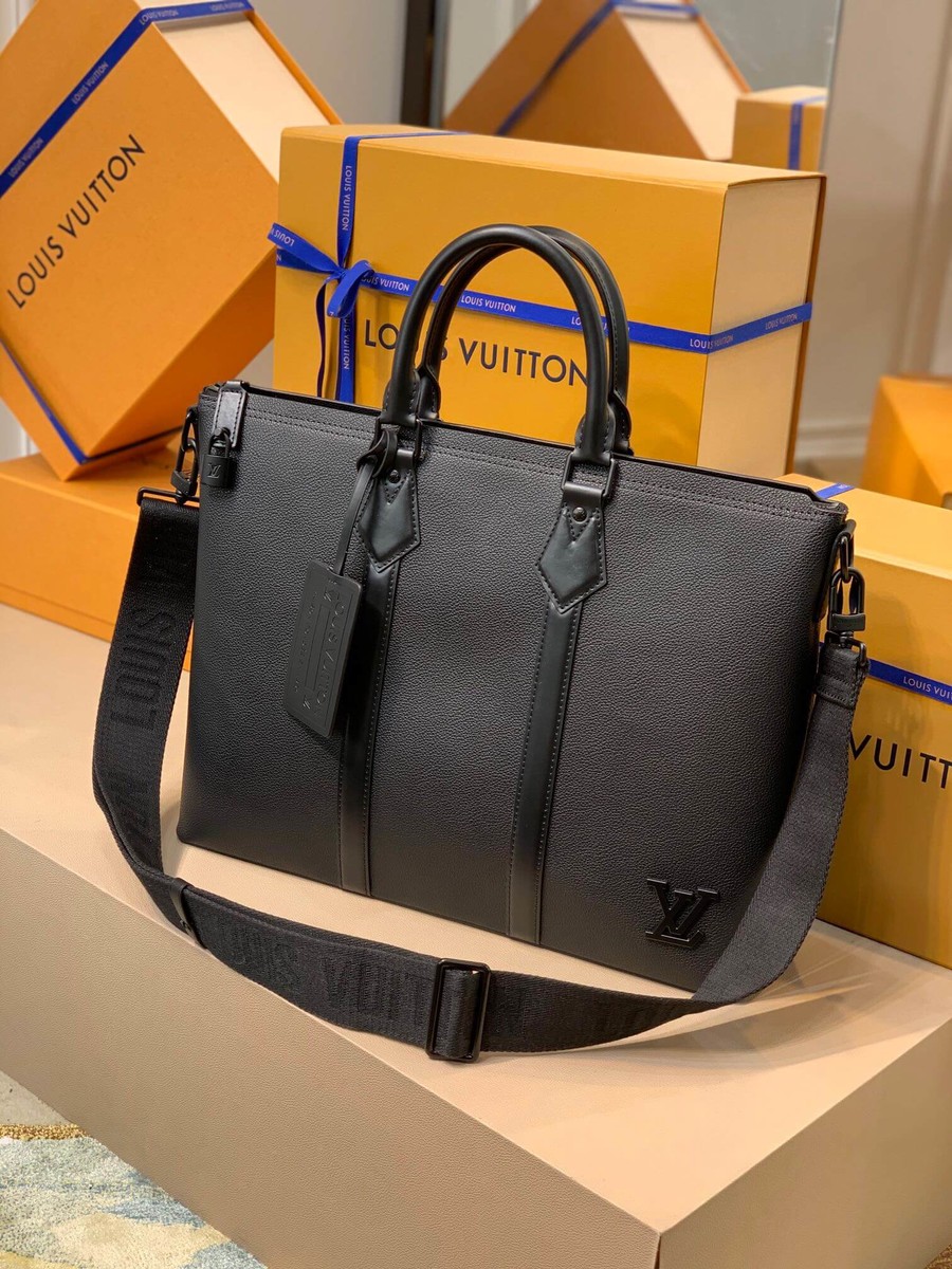 Louis Vuitton Lock It Tote bag M59158
