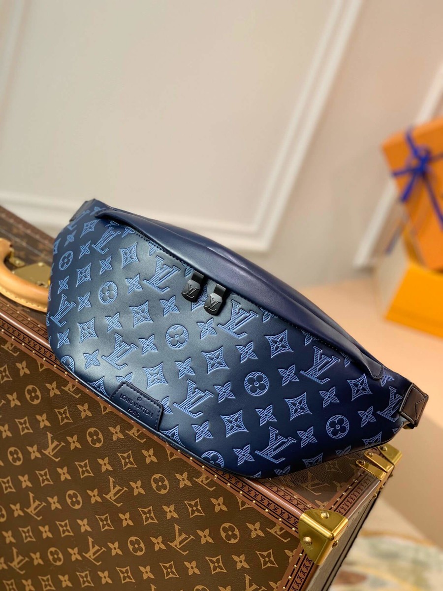 Louis Vuitton Discovery belt bag M45729 blue