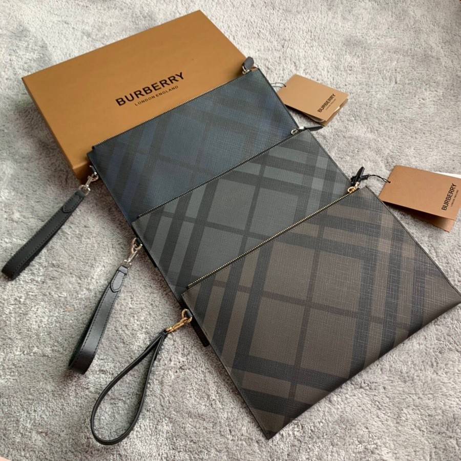 Burberry PVC with cowhide check zipper storage bag