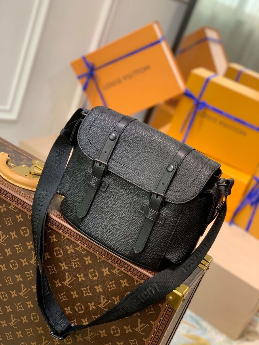 Louis Vuitton Christopher messenger bag M58476
