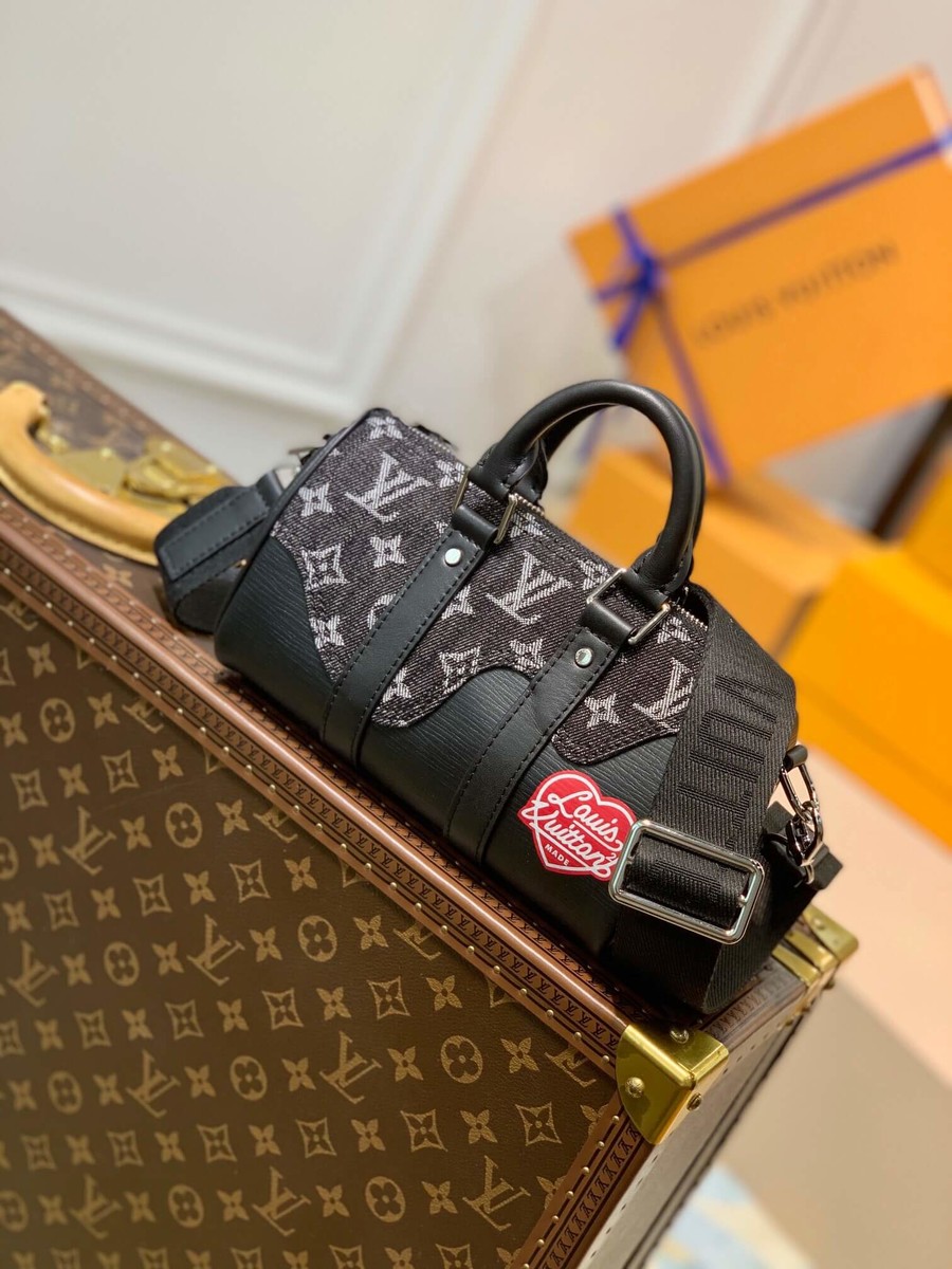 Louis Vuitton Keepall XS bag M81010 black