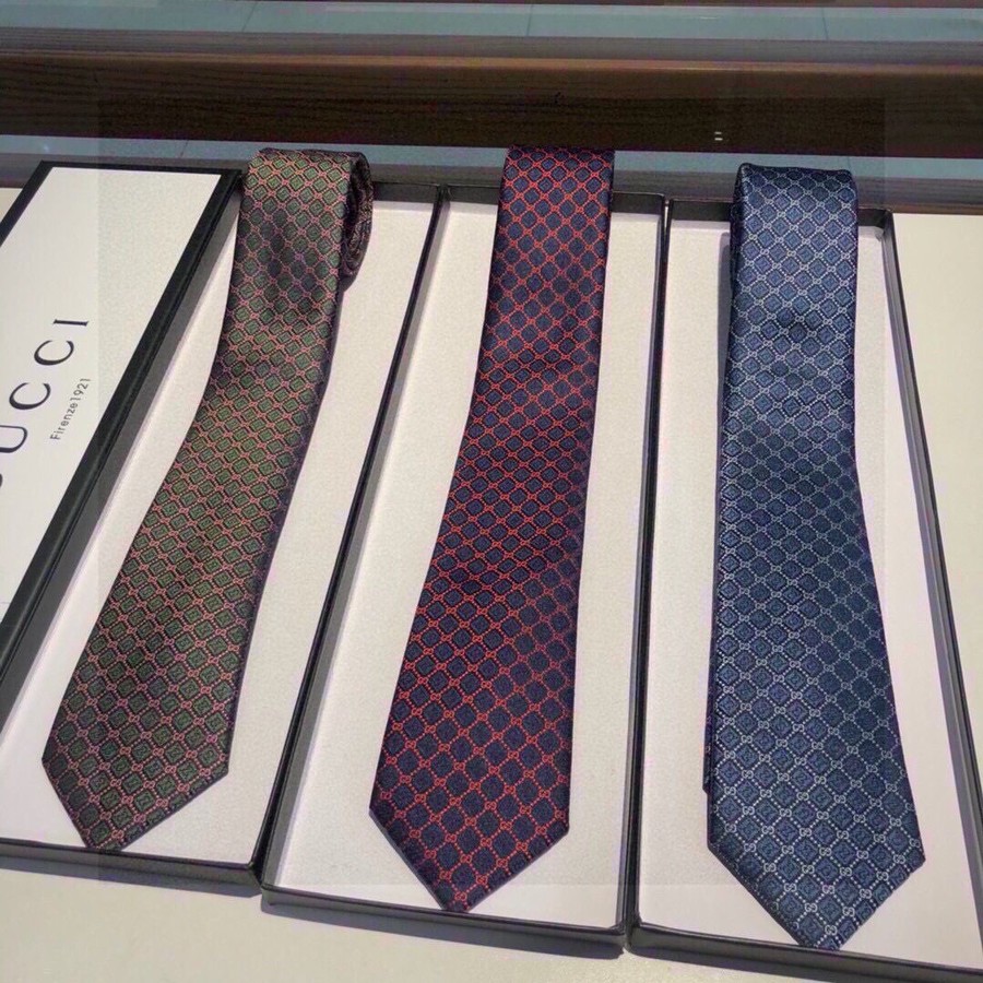 Gucci Geometric diamond silk tie