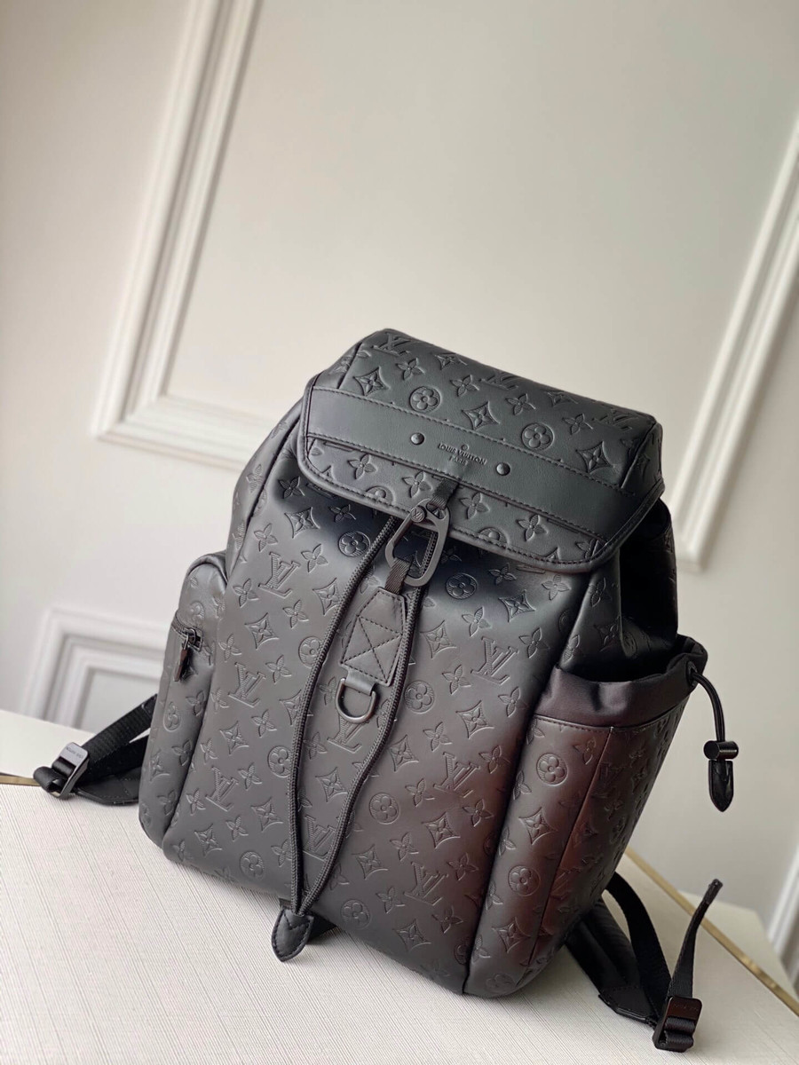 Louis Vuitton Discovery Backpack M43680 Black