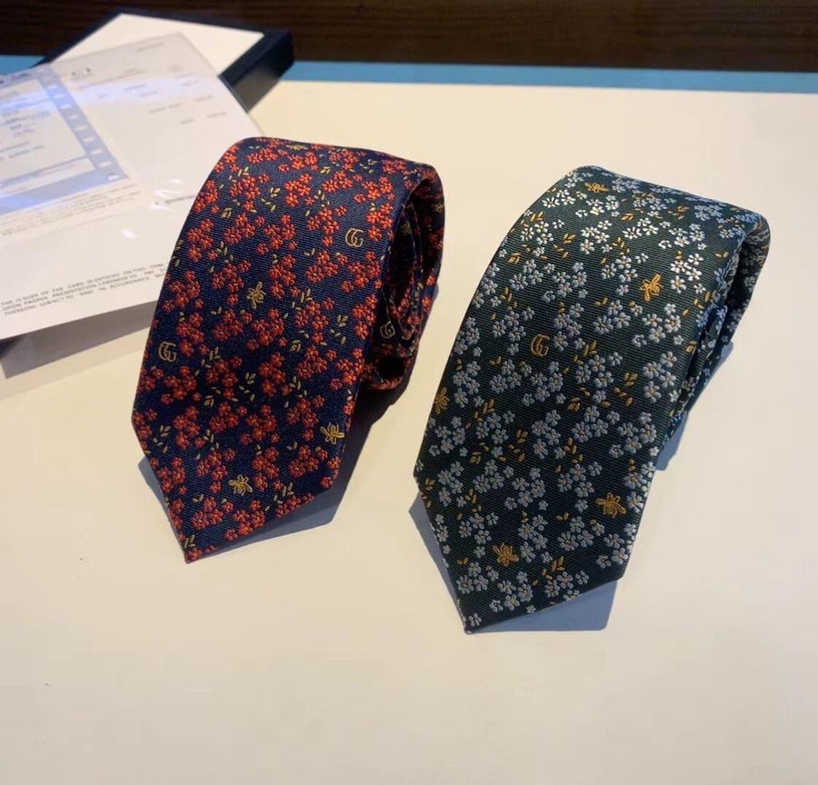 Gucci Bee symbol element silk tie