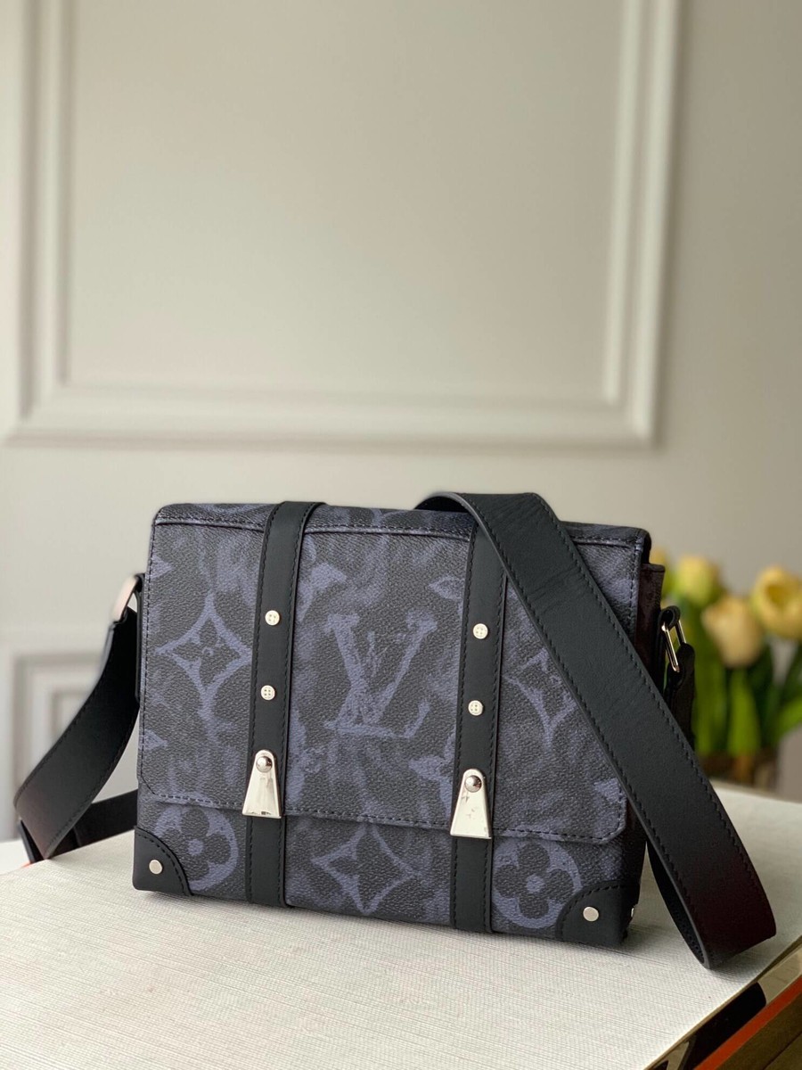 Louis Vuitton Trunk messenger bag M57271