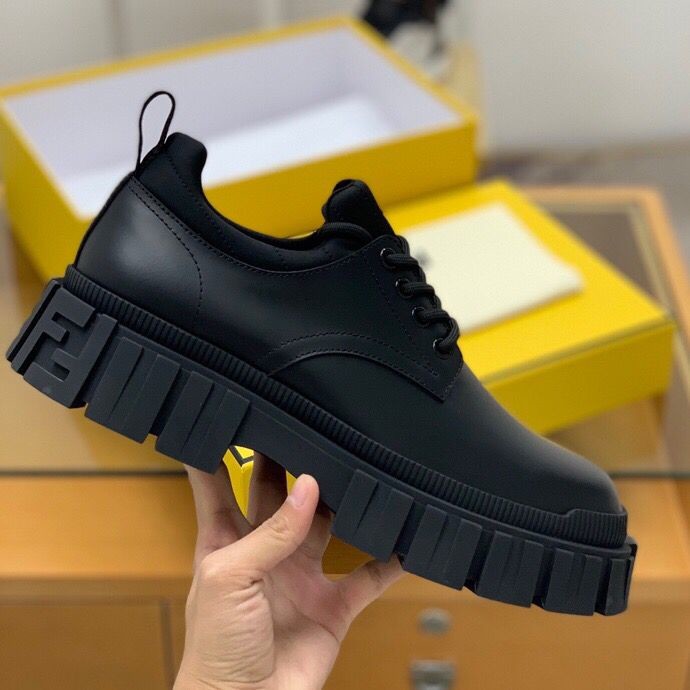 Fendi Men s shoes made of black leather