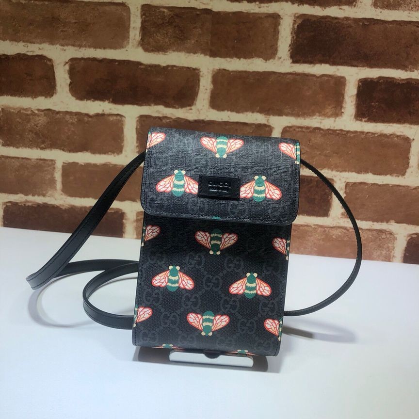 Gucci Bee print mobile phone bag 673016