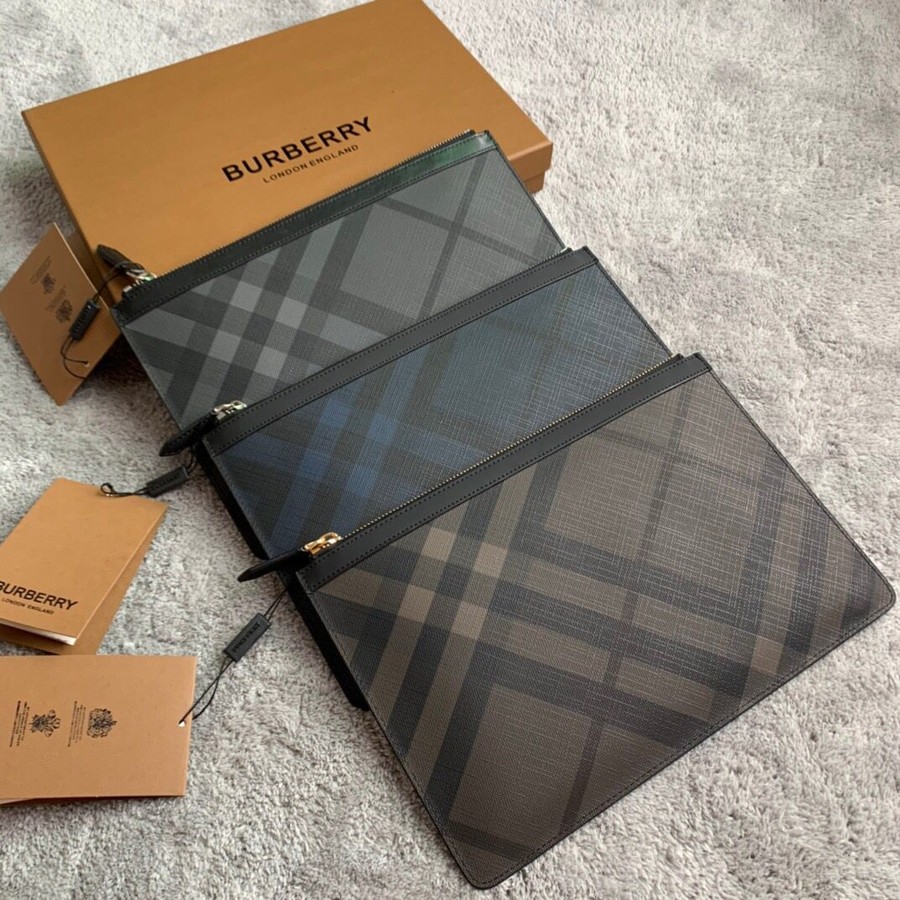 Burberry Men s latest Clutch