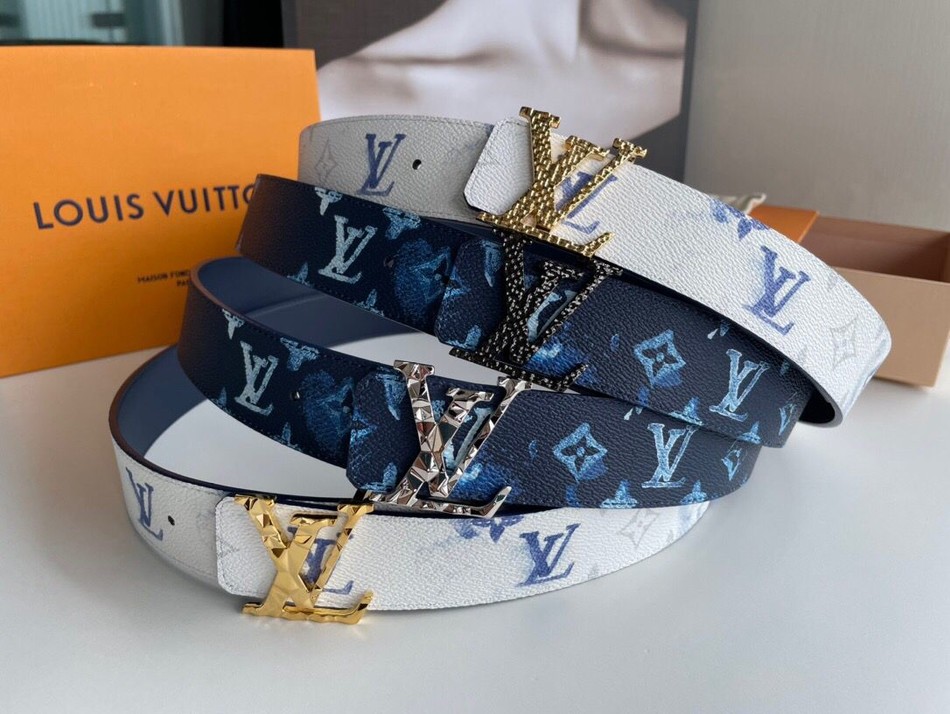 Louis Vuitton Monogran Pattern LV Buckle SHAPE 40mm Reversible Belt