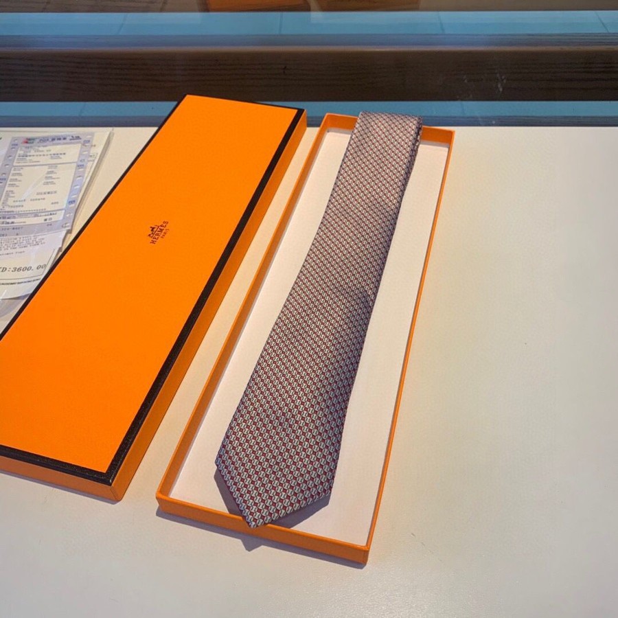 Hermes 100% mulberry silk hand stitched heavy silk tie