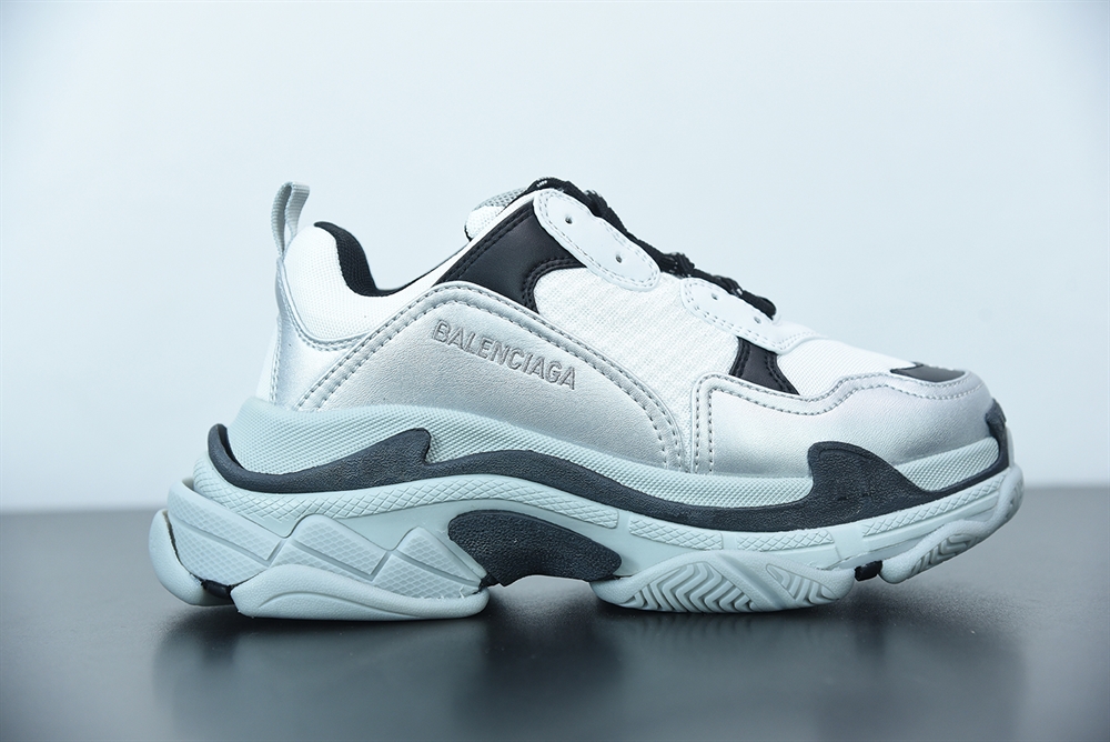 Balenciaga Triple S Sneaker Tricolor Metallic Grey/Dark Grey/Black