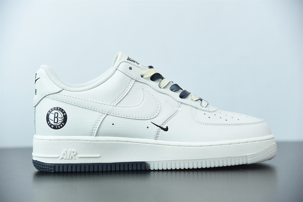 Nike Air Force 1 07 Low White Black