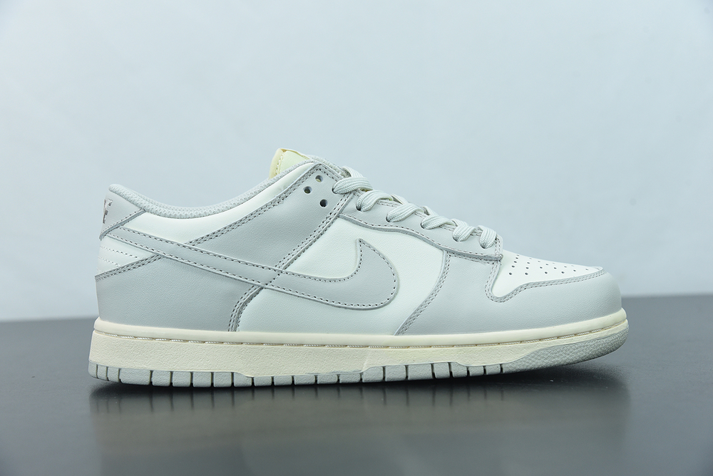 Nike Dunk Low Sail Light Bone (W)