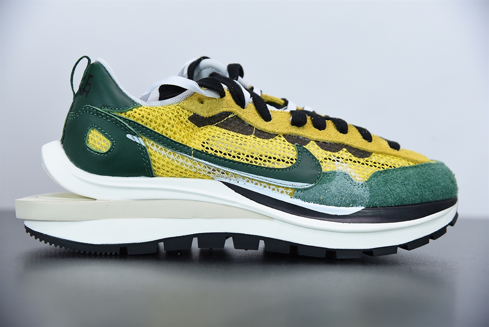 Nike Vaporwaffle sacai Tour Yellow Stadium Green(With Video)