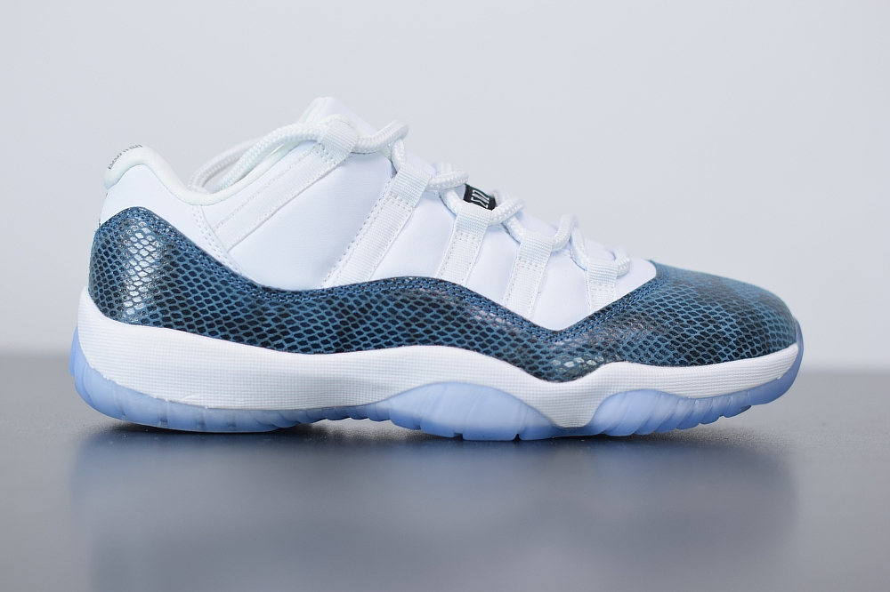 Jordan 11 Retro Low Snake Navy (2019)