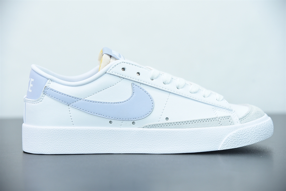 Nike Blazer Low 77 WMNS White/Ghost