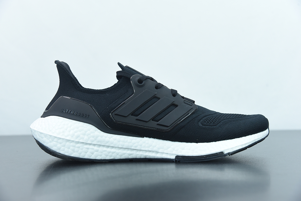 adidas Ultraboost 22 Marathon Running Shoes/Sneakers