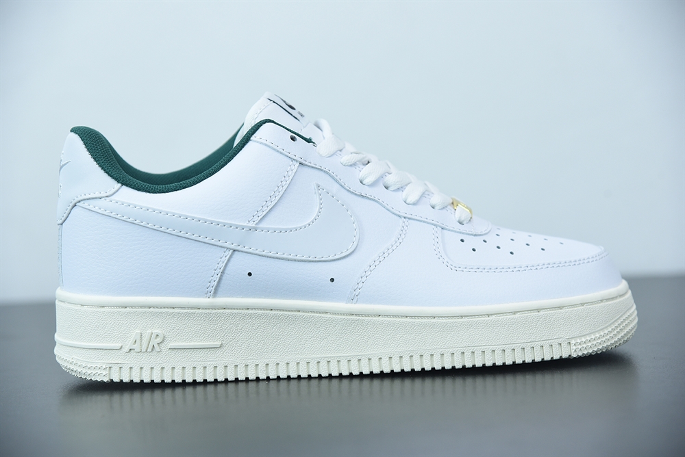 Nike Air Force 1 07 Low White Green Metallic Gold