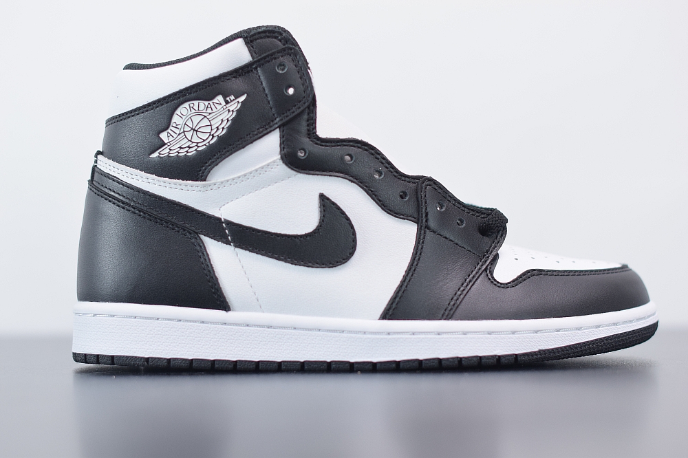 Jordan 1 Retro Black White (2014)(With Video)