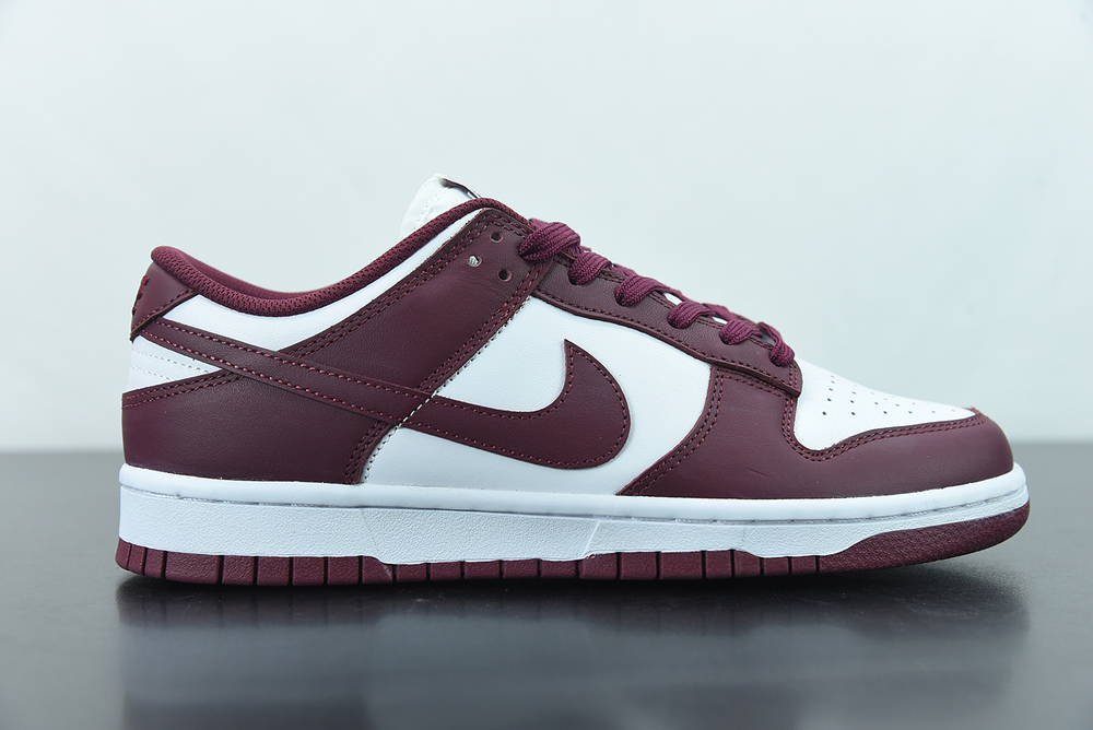 Nike Dunk Low Bordeaux (W)