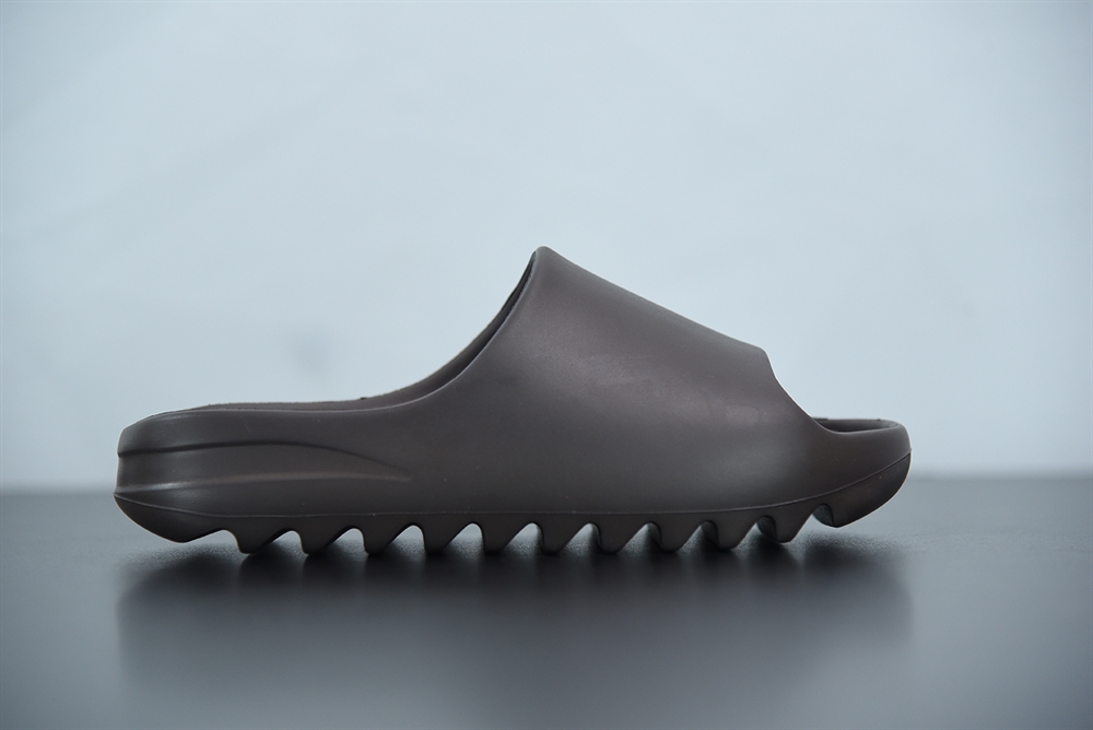 Kanye West x Adidas Yeezy Slide Resin(With Video)