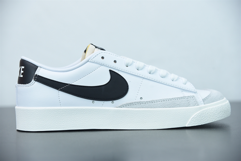 Nike Blazer Low 77