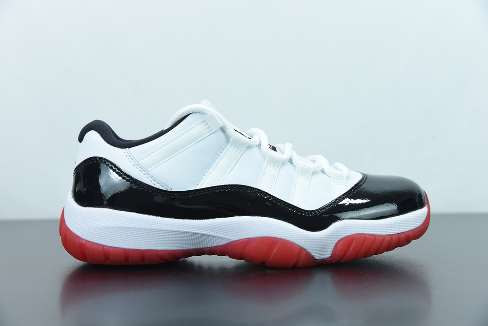 Jordan 11 Retro Low Concord Bred