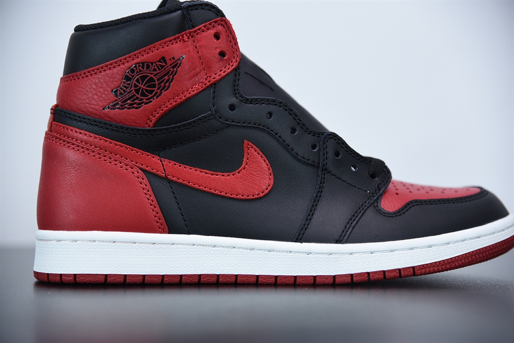 Jordan 1 Retro Bred Banned (2016)(With Video)