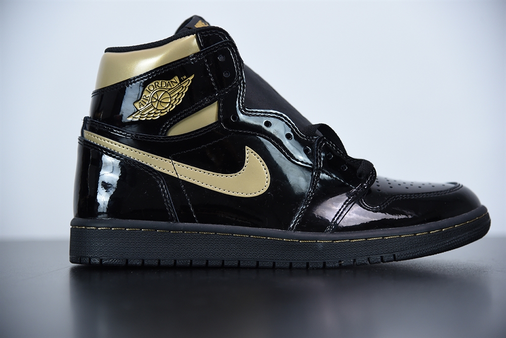 Jordan 1 Retro High Black Metallic Gold (2020)(With Video)