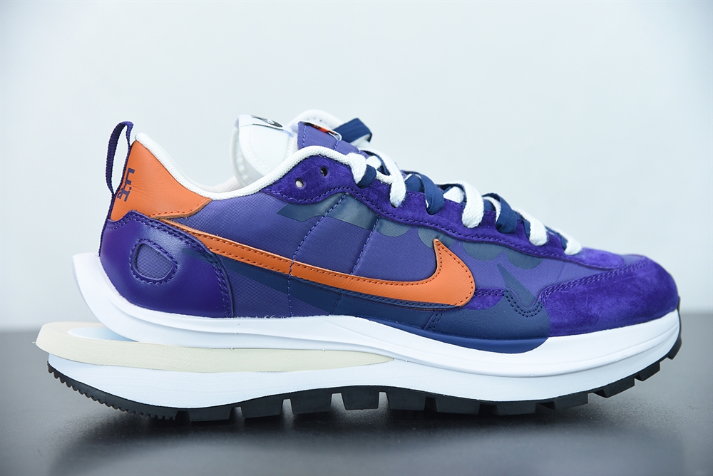 Nike Vaporwaffle sacai Dark Iris