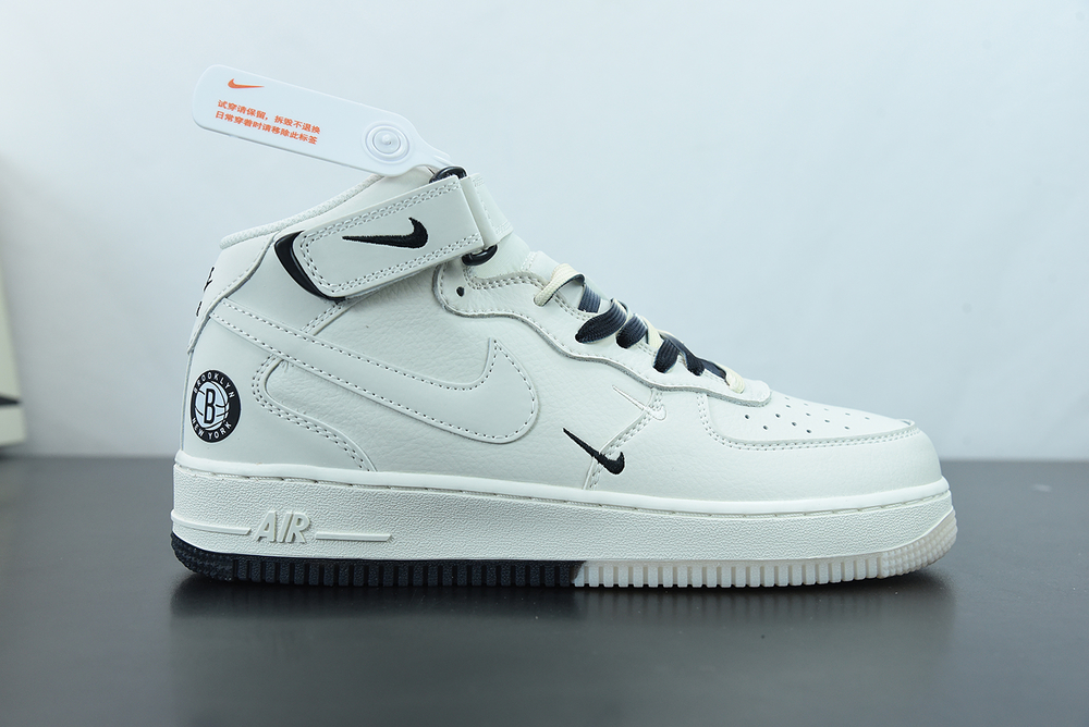 Nike Air Force 1 07 Mid White Black