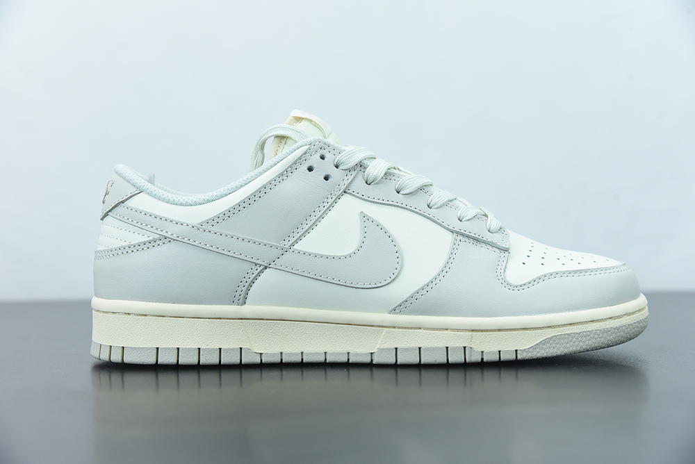 Nike Dunk Low Sail Light Bone (W)