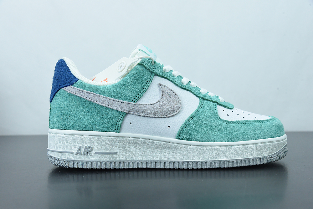 Nike Air Force 1 07 Low White Light Green