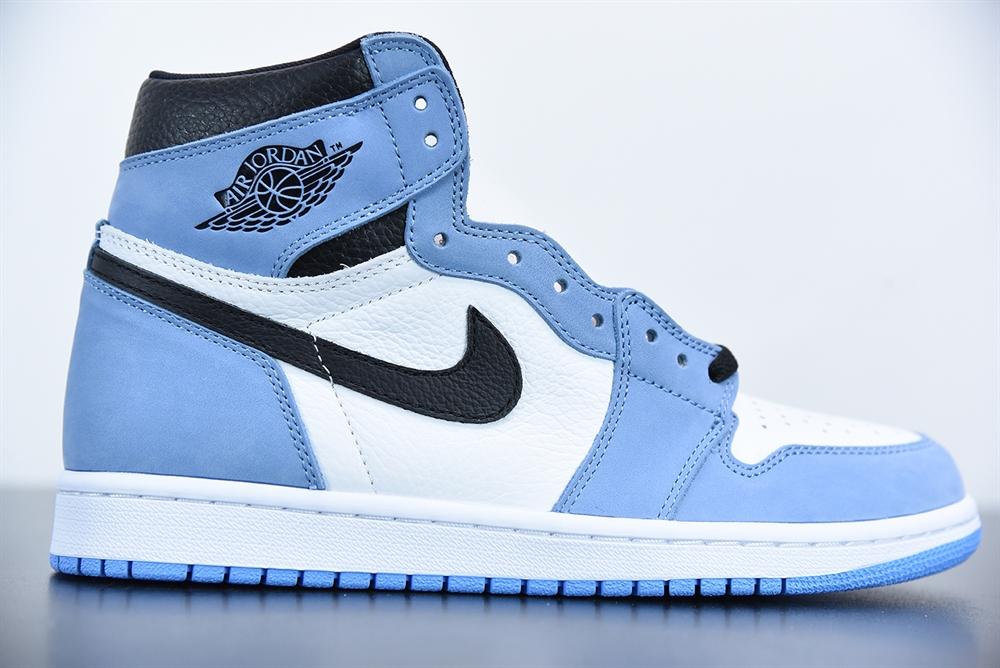 Jordan 1 Retro High White University Blue Black 