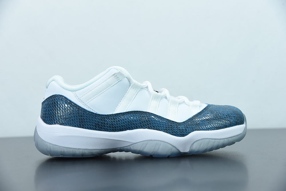 Jordan 11 Retro Low Snake Navy (2019)