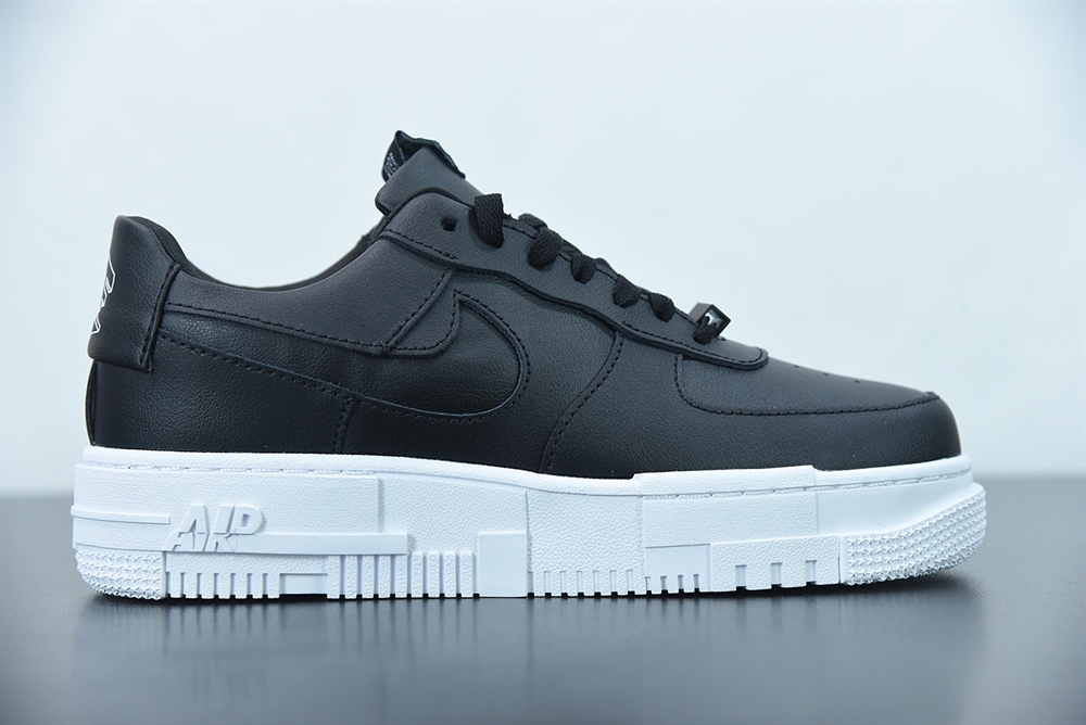 Nike Air Force 1 Pixel (Black / White)