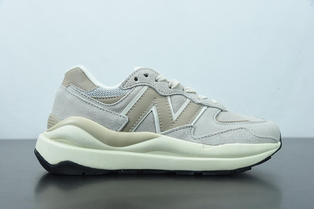 New Balance 57/40 Light Milk Tea (W) 