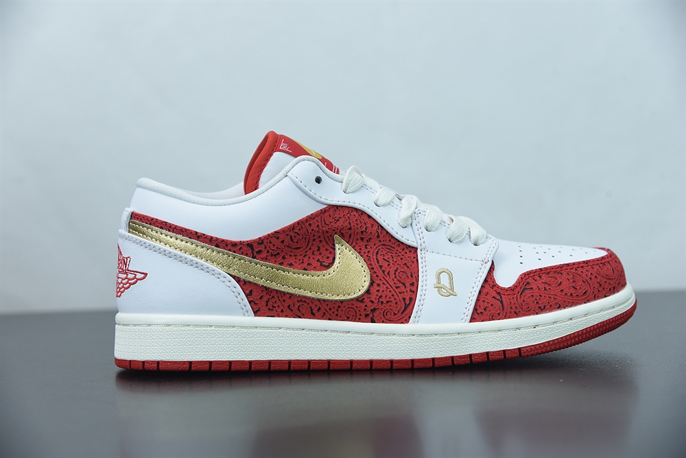 Jordan 1 Low Spades