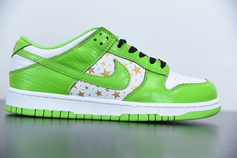 Nike Supreme x Dunk Low OG SB QS Mean Green