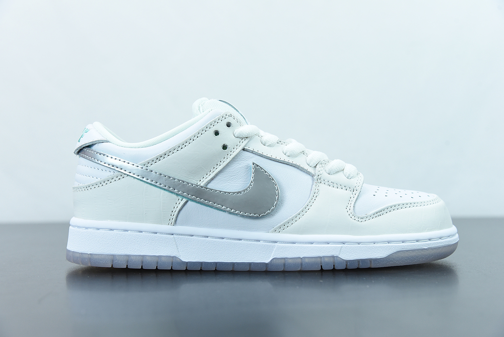 Nike SB Dunk Low Diamond Supply Co White Diamond