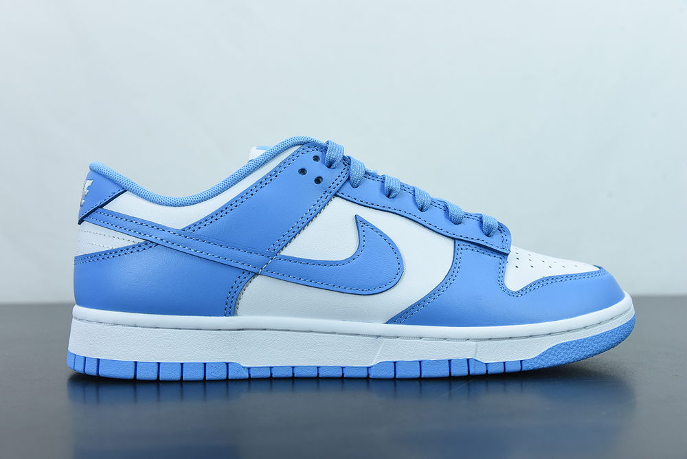 Nike Dunk Low UNC (2021)