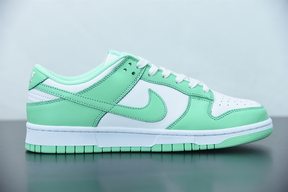 Nike Dunk Low Green Glow (W)